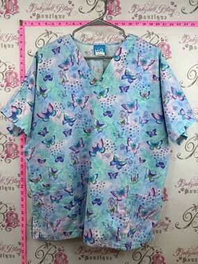 Scrub HQ scrubs T-shirt pockets Butterfly-Print V-Neck Scrub Top - Blue/Purple